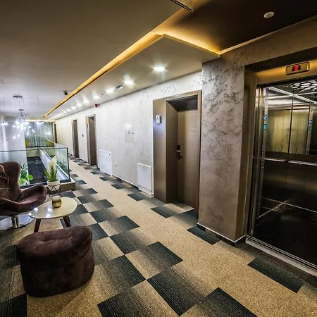 River Hotel 4*