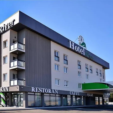 River Hotel 4*