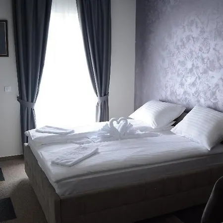 River Hotel 4*
