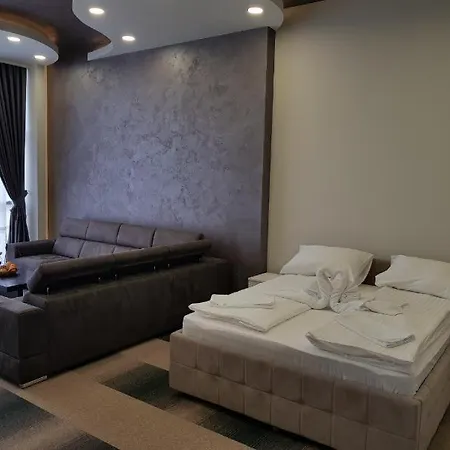 Hotel River