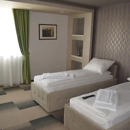 River Ξενοδοχείο Μπιέλινα