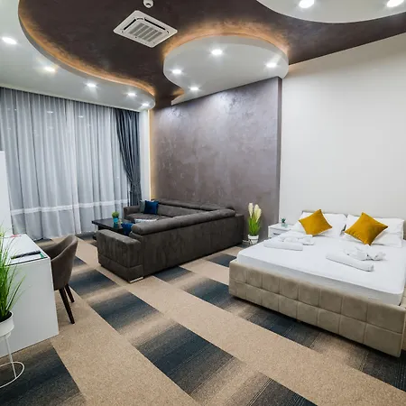 Hotell River 4*