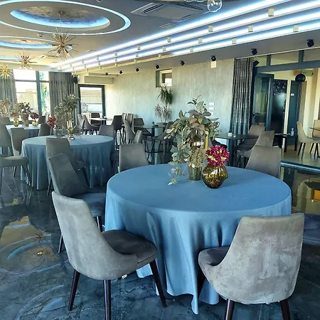 River Ξενοδοχείο Μπιέλινα