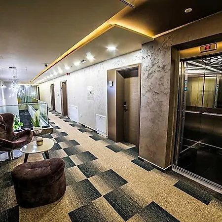 Hotel River
