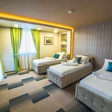 River Hotel