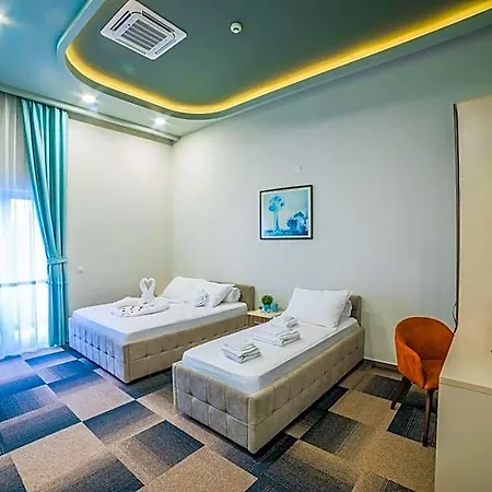 Hotel River